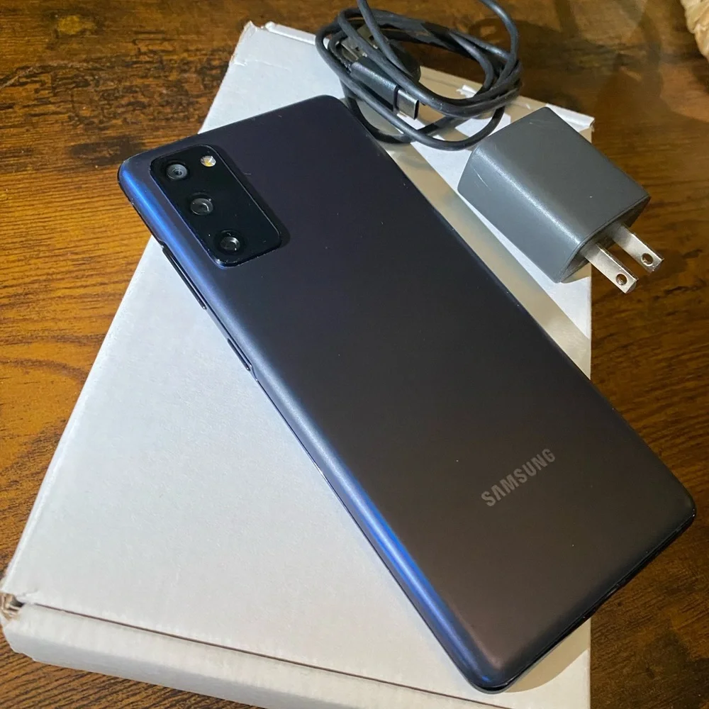 Samsung Galaxy S20 fe 128GB 5G unlocked